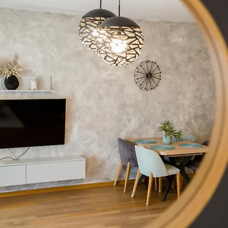 Pjero Apartment *
